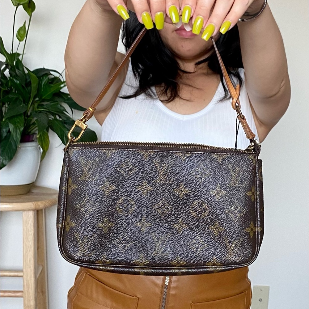 Luois Vuitton Monogram Pochette Accessories